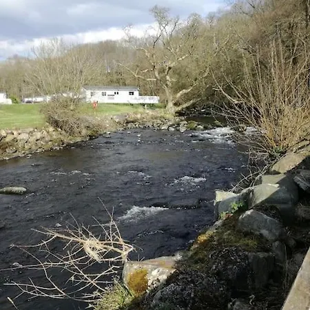 Stunning 3 Bed Riverside Cabin In Snowdonia Caeathro Exterior photo