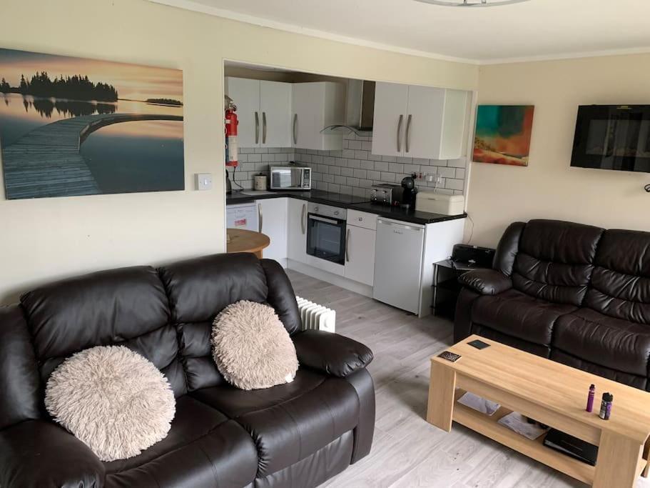 Stunning 3 Bed Riverside In Snowdonia Chalet Caeathro