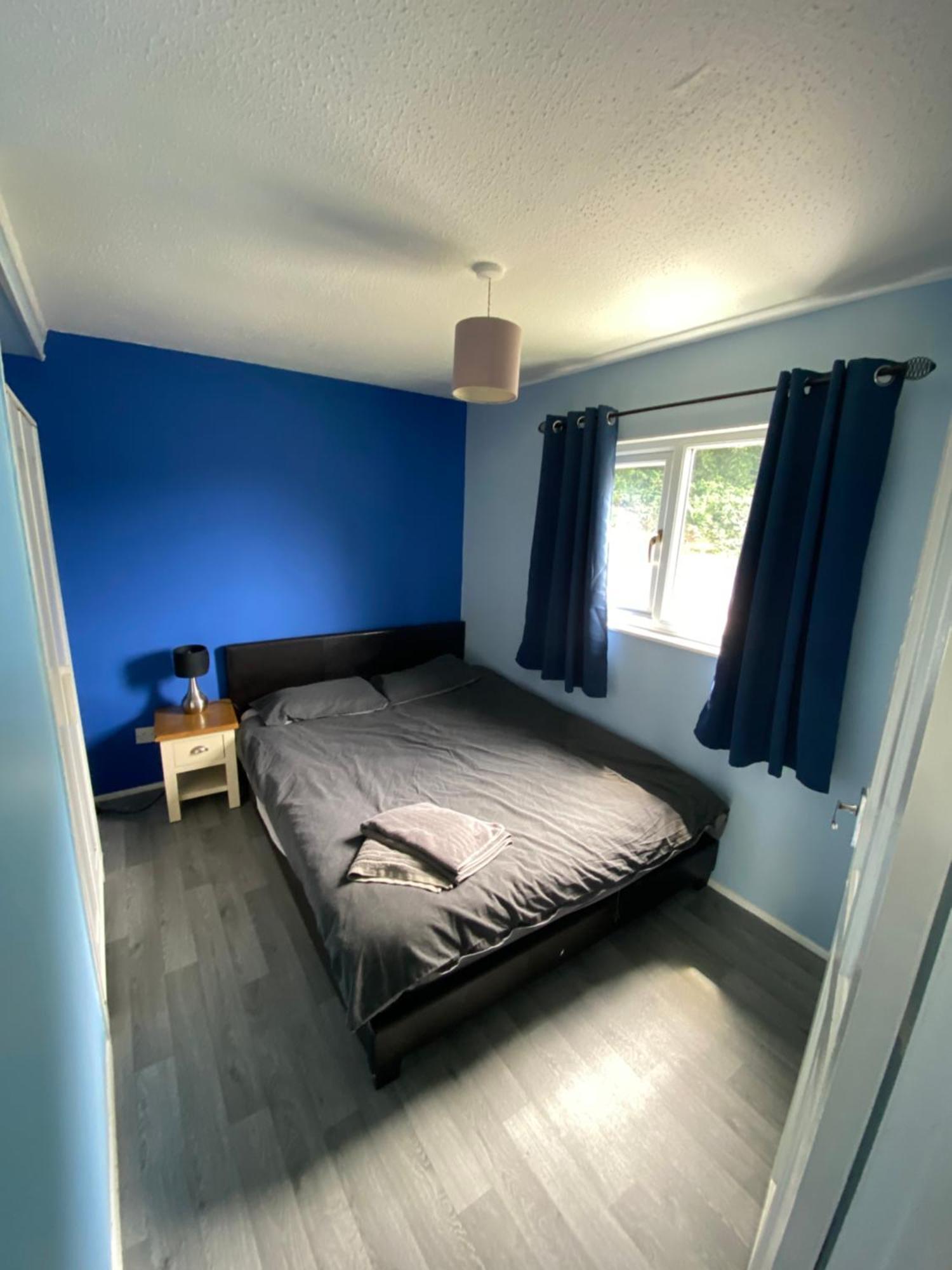 Stunning 3 Bed Riverside In Snowdonia Chalet Caeathro