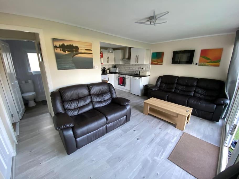 Stunning 3 Bed Riverside In Snowdonia * Caeathro