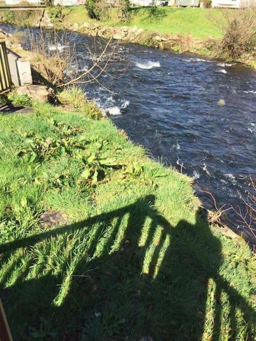 Chalet Stunning 3 Bed Riverside In Snowdonia