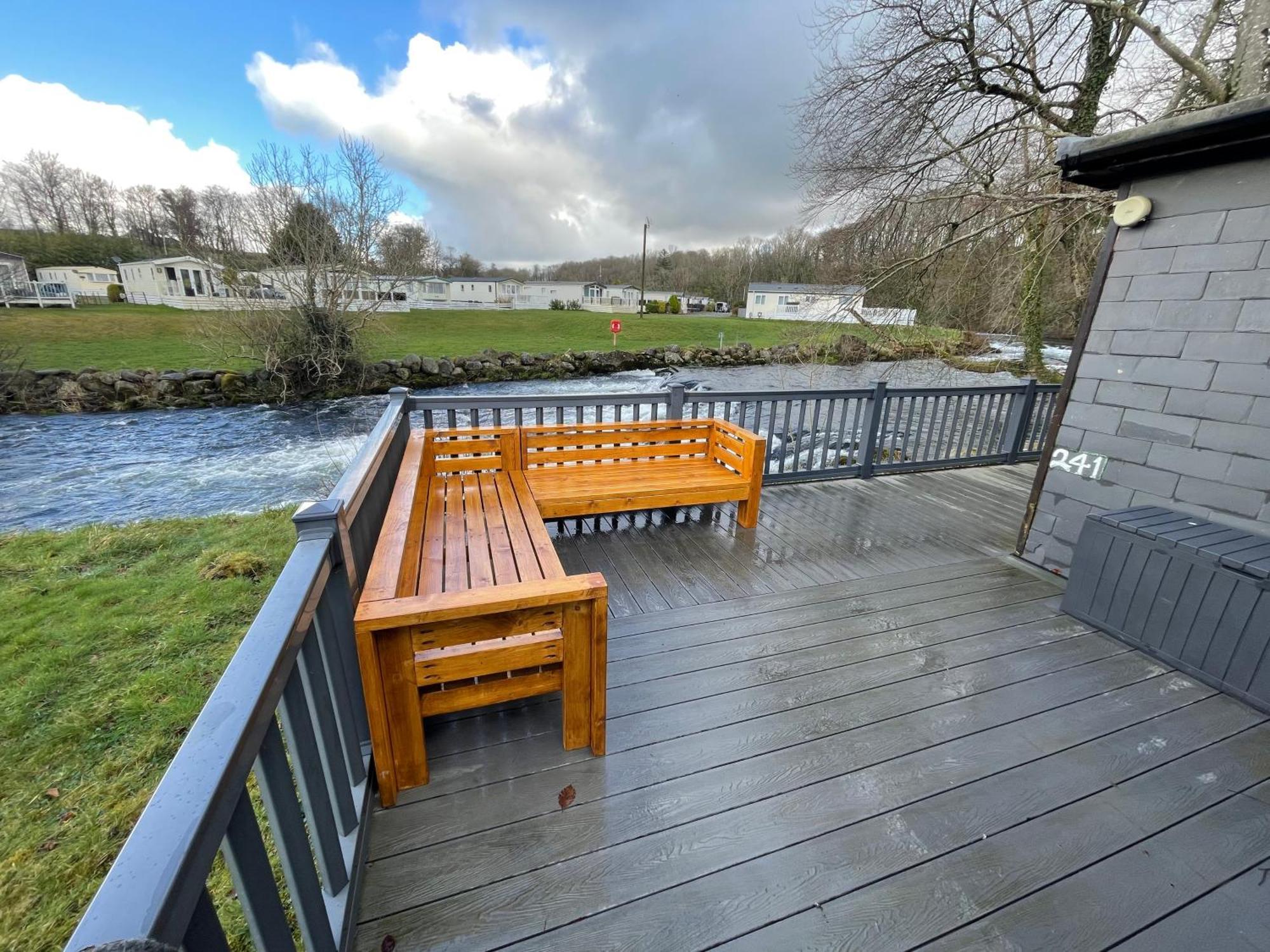 Stunning 3 Bed Riverside In Snowdonia Caeathro