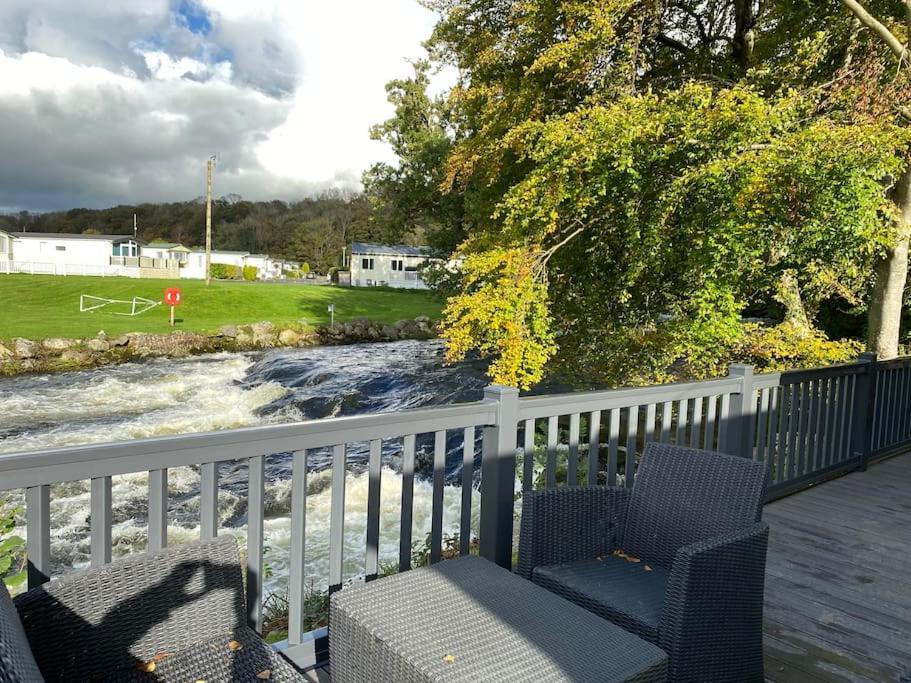 Stunning 3 Bed Riverside In Snowdonia Шале